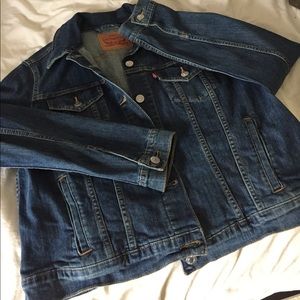 LEVIS women’s jean jacket size XL
